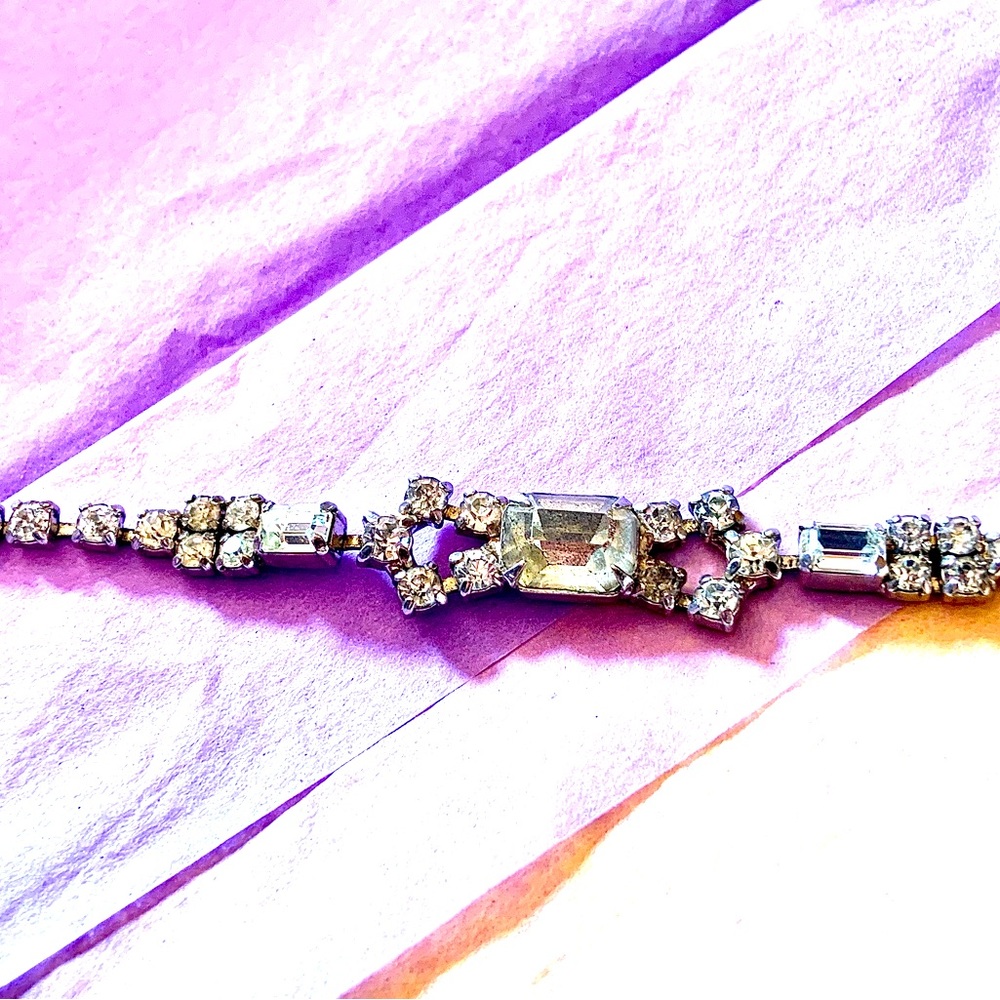 •Vintage Bow Rhinestone Necklace •
